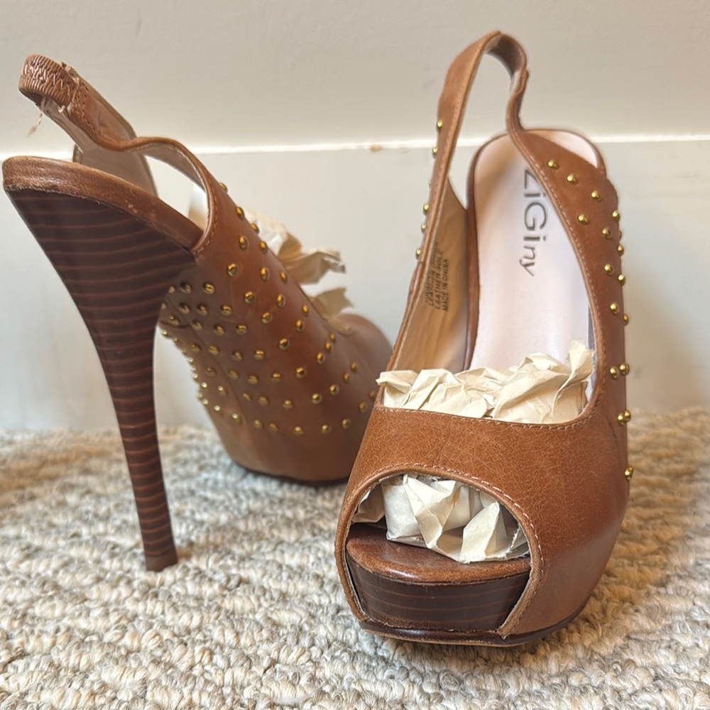 Butterscotch Brown Peep-Toe Heels slingback Stiletto with gold studs. 6.5